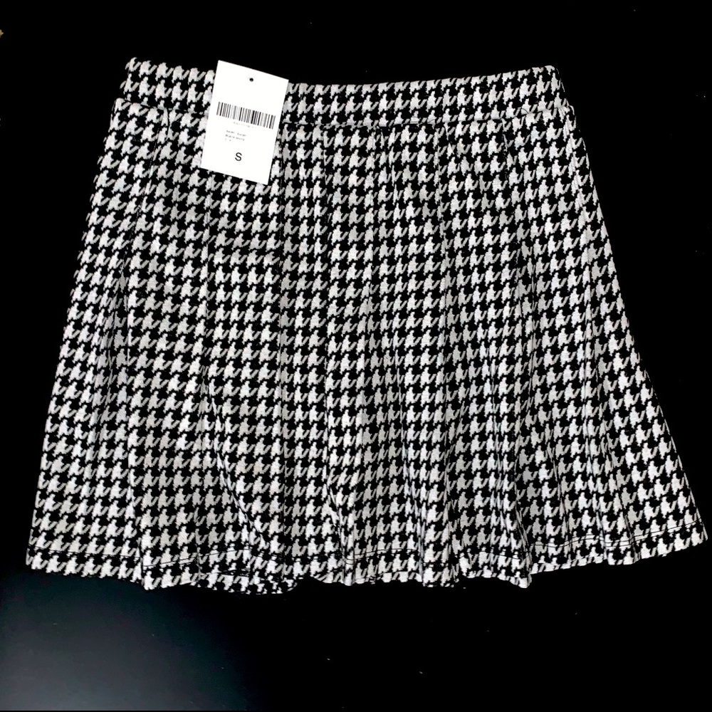 Black & White patterned skirt